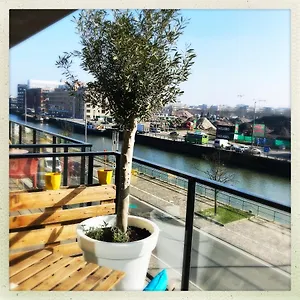  Appartement Cozy Two Bedroom Near Centre